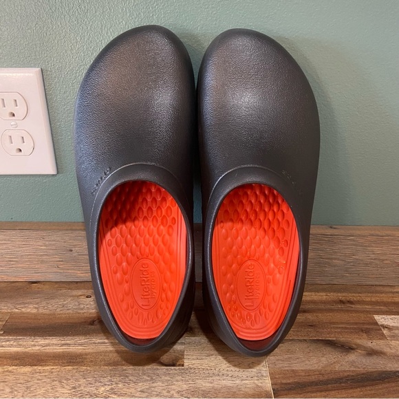 Crocs Men’s LiteRide Clogs Black Orange Sole Size 11 | Comfort Slip-On Shoes - Picture 5 of 7
